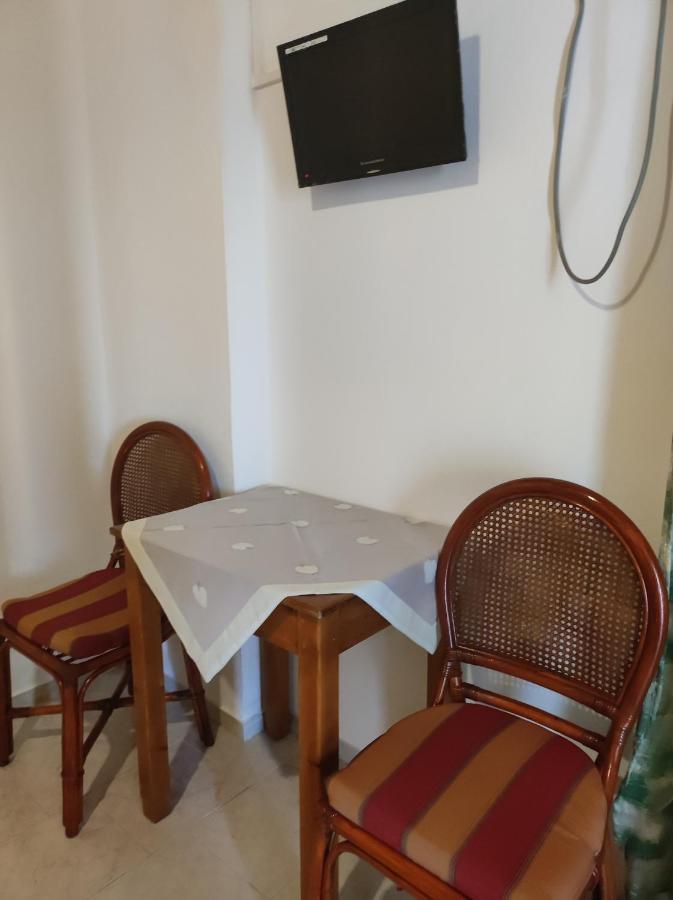 Artemis rooms Frangokastello Buitenkant foto